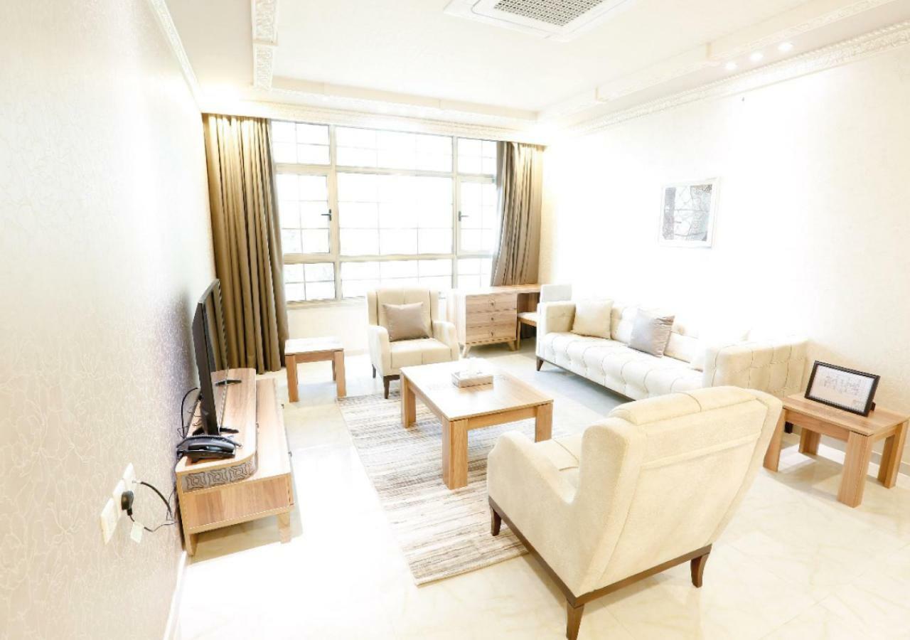 Four Seasons Suites Ta'if Bagian luar foto